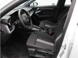 Audi A3 Sportback advanced 35TDI S-tronic / Navi, RFK