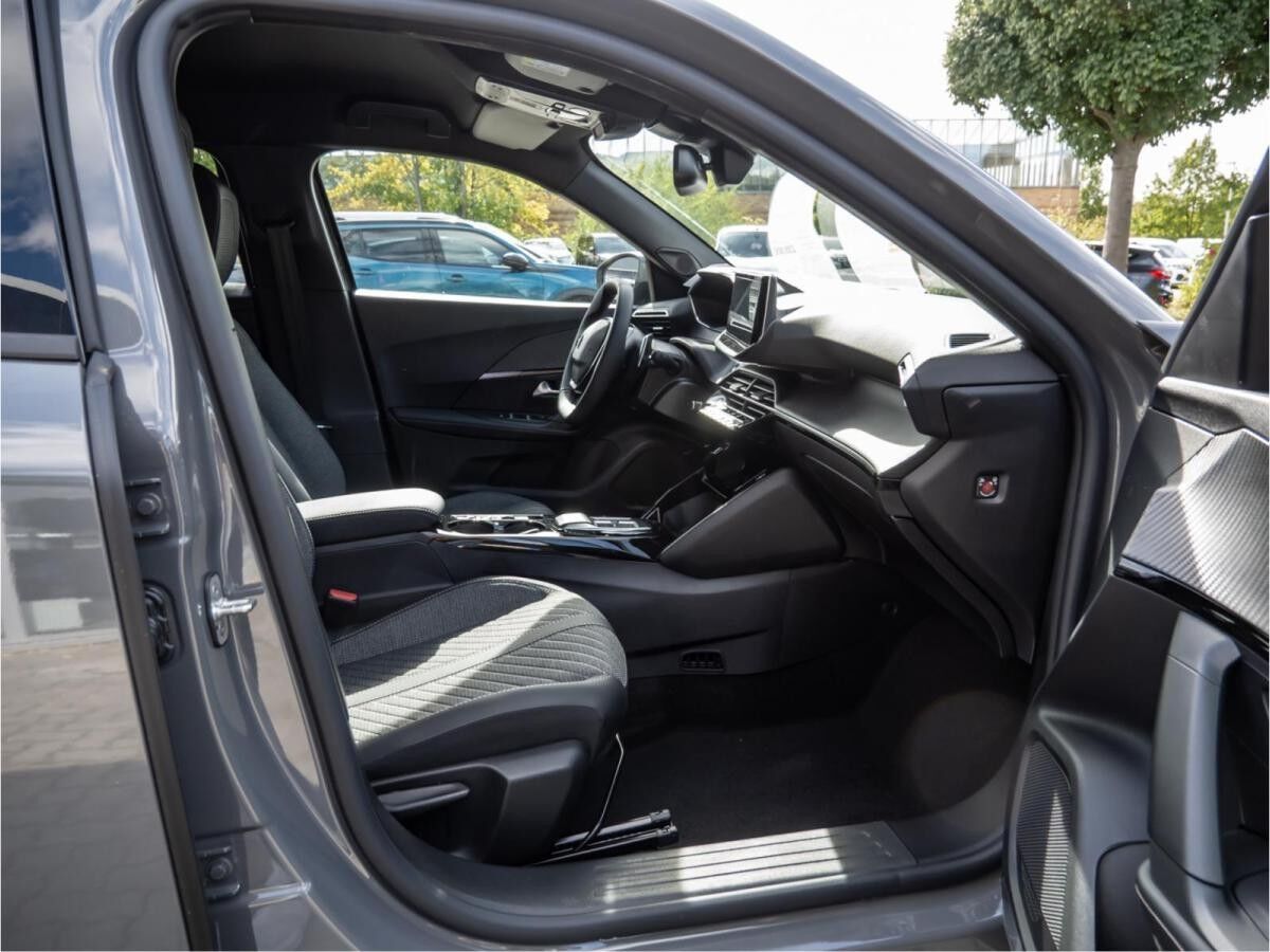 Peugeot 2008 1.2 Hybrid 145 Allure *LAGERABVERKAUF*