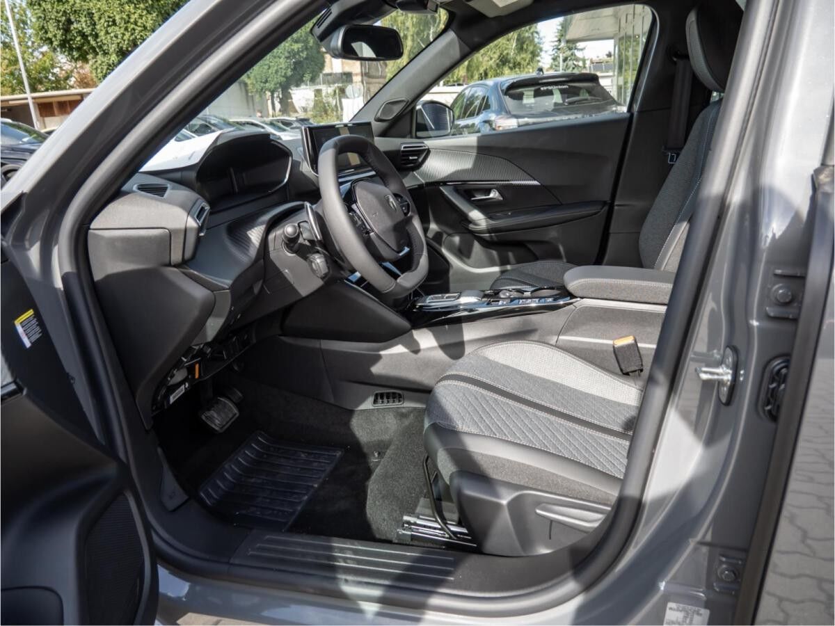 Peugeot 2008 1.2 Hybrid 145 Allure *LAGERABVERKAUF*