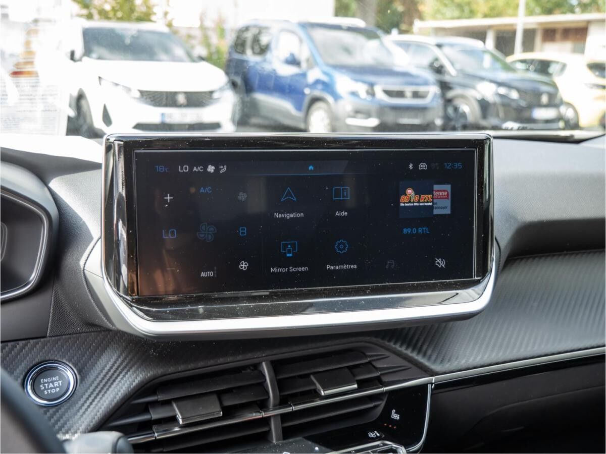 Peugeot 2008 1.2 Hybrid 145 Allure *LAGERABVERKAUF*