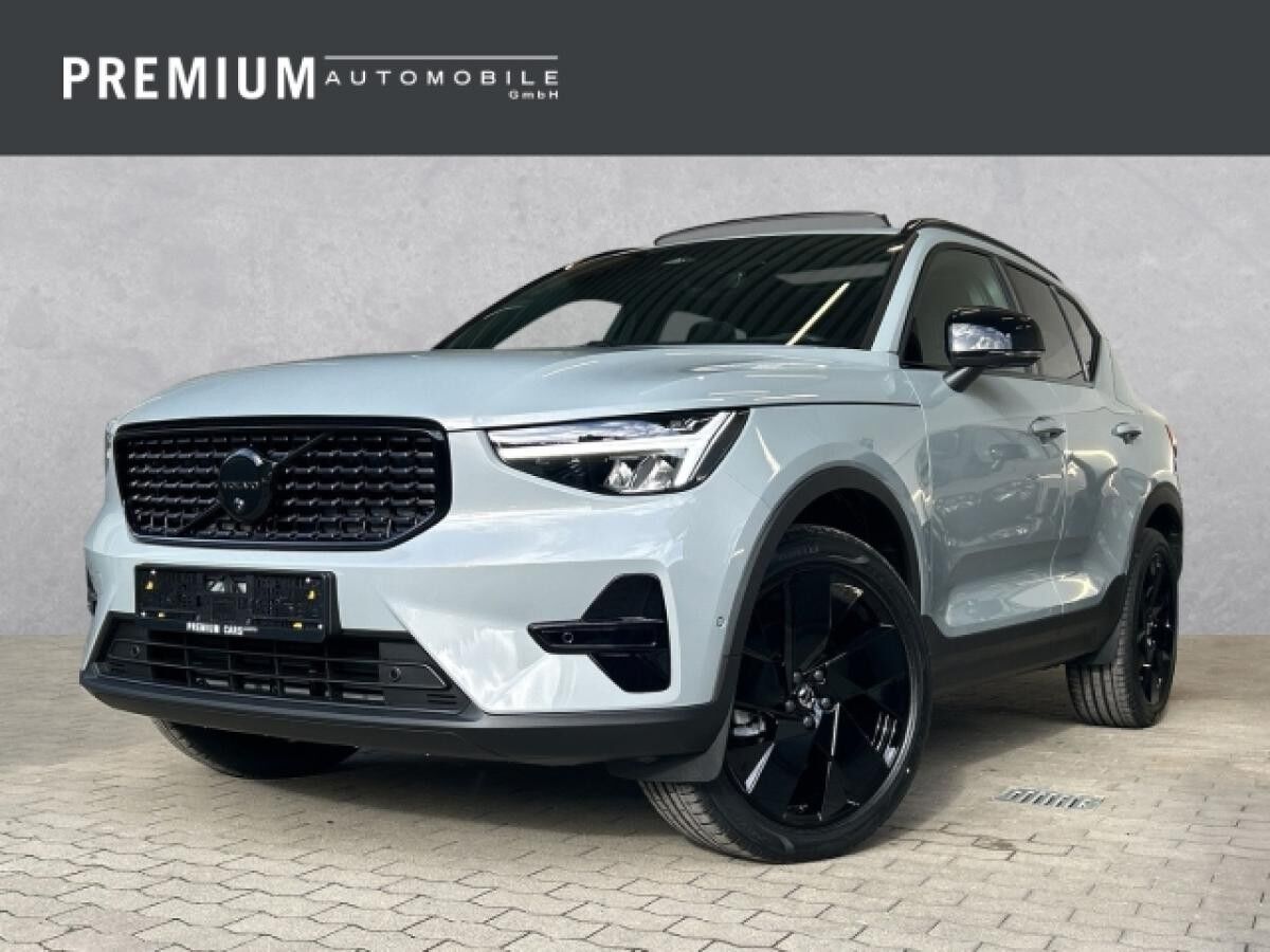 Volvo XC40 Plus Black Edition 2WD Pano 360° Mild-Hybrid Benziner