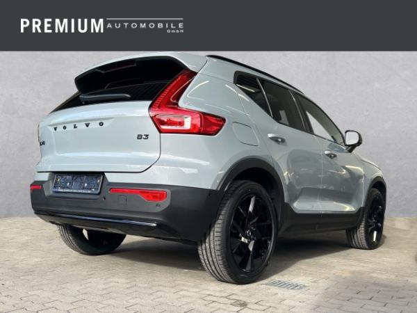 Volvo XC40 Plus Black Edition 2WD Pano 360° Mild-Hybrid Benziner