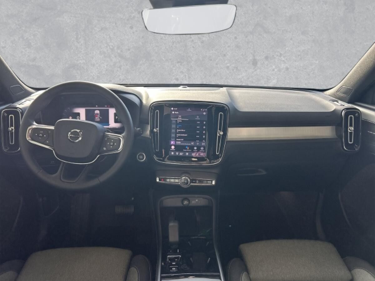 Volvo XC40 Plus Black Edition 2WD Pano 360° Mild-Hybrid Benziner