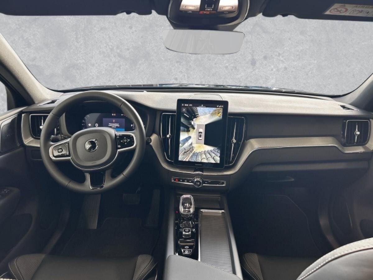 Volvo XC60 Plus Black Edition Recharge Plug-In Hybrid AWD