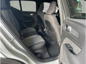 Volvo XC40 Plus Black Edition 2WD Pano 360° Mild-Hybrid Benziner