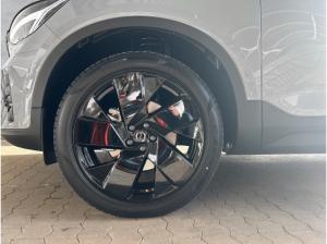 Volvo XC40 Plus Black Edition 2WD Pano 360° Mild-Hybrid Benziner