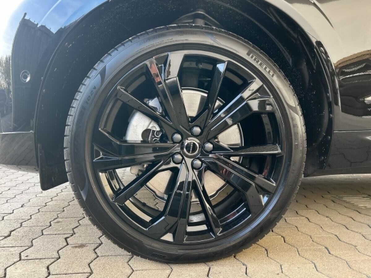 Volvo XC60 Plus Black Edition Recharge Plug-In Hybrid AWD