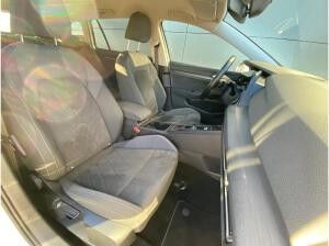 Volkswagen Golf VIII Variant 2.0 TDI DSG NAVI AHK KAM APP LED Volkswagen Golf VIII Variant 2.0 TDI DSG NAVI AHK KAM APP LED