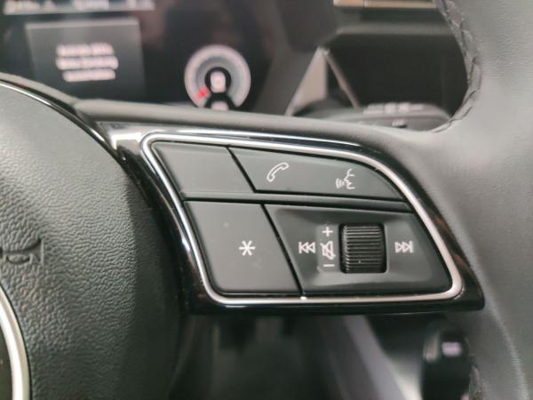 Audi A3 Sportback Advanced 30 TDI AHK/vC+/Nav+/12.29Garantie