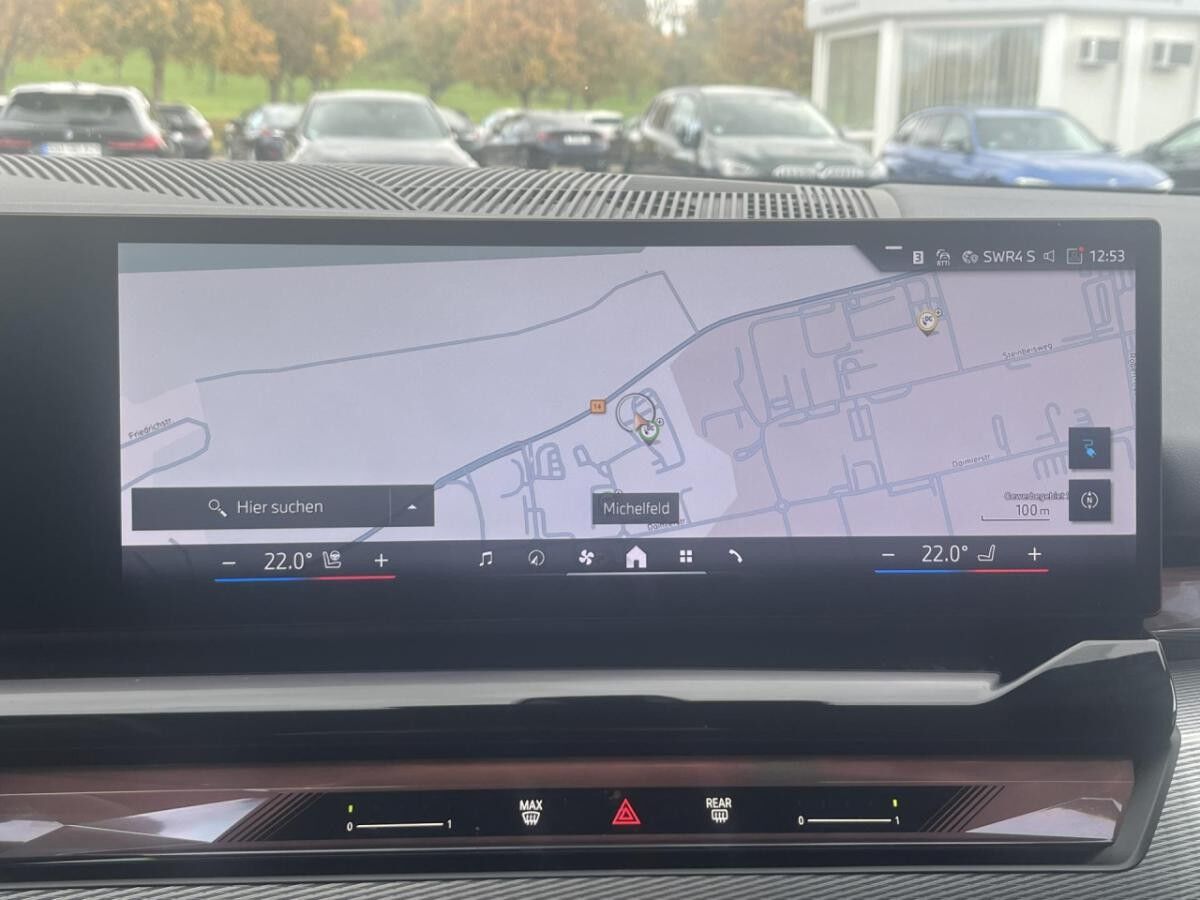 BMW i5 e40 M Sport ACC SurView HUD B+W AHK 21" BMW i5 e40 M Sport ACC SurView HUD B+W AHK 21"