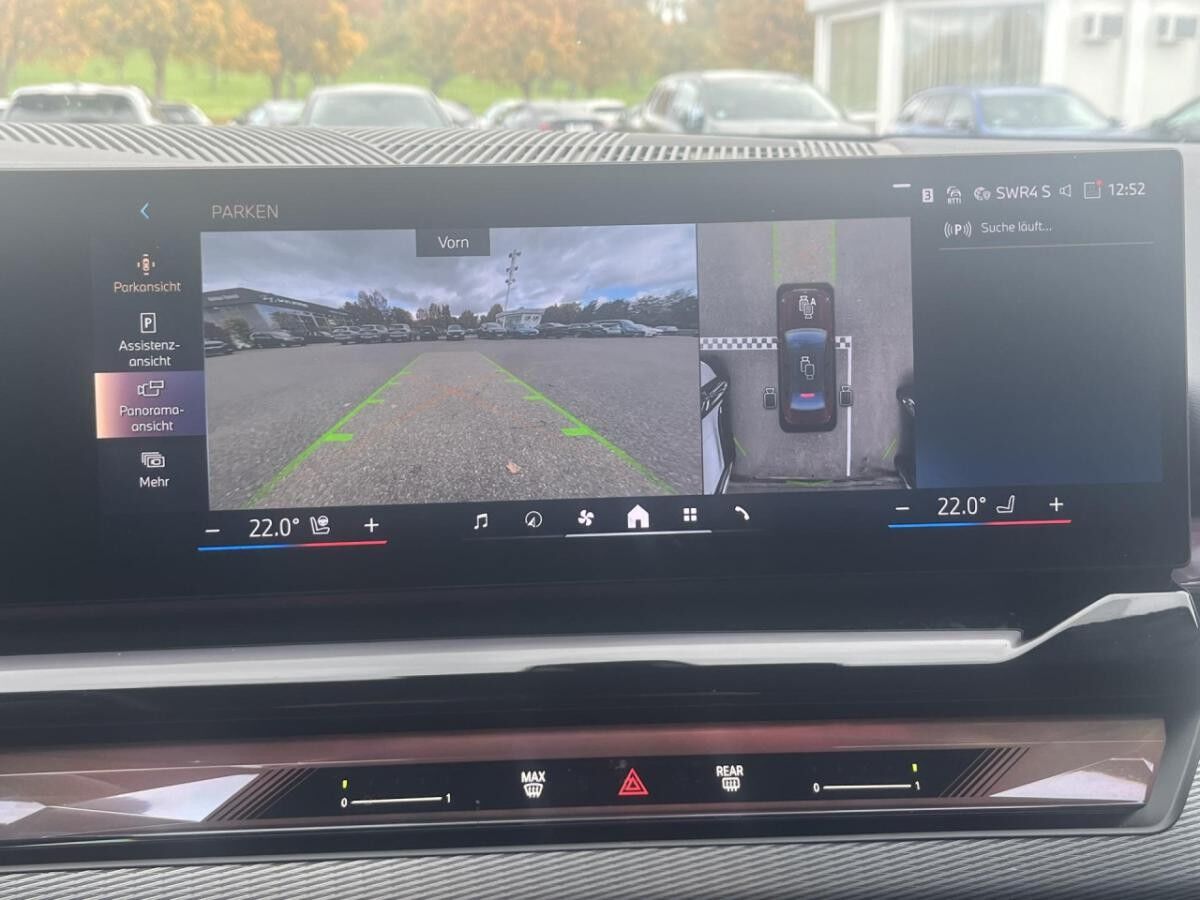 BMW i5 e40 M Sport ACC SurView HUD B+W AHK 21" BMW i5 e40 M Sport ACC SurView HUD B+W AHK 21"