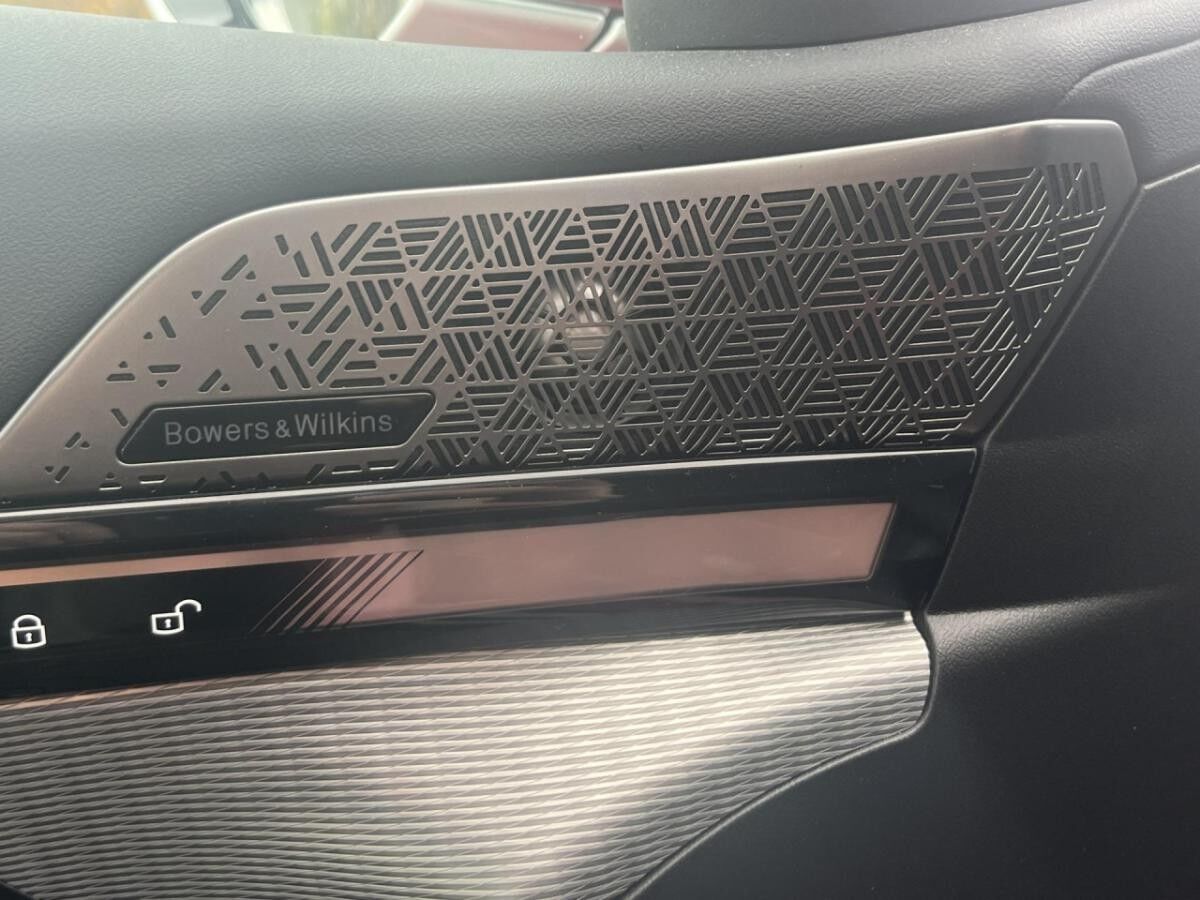 BMW i5 e40 M Sport ACC SurView HUD B+W AHK 21" BMW i5 e40 M Sport ACC SurView HUD B+W AHK 21"