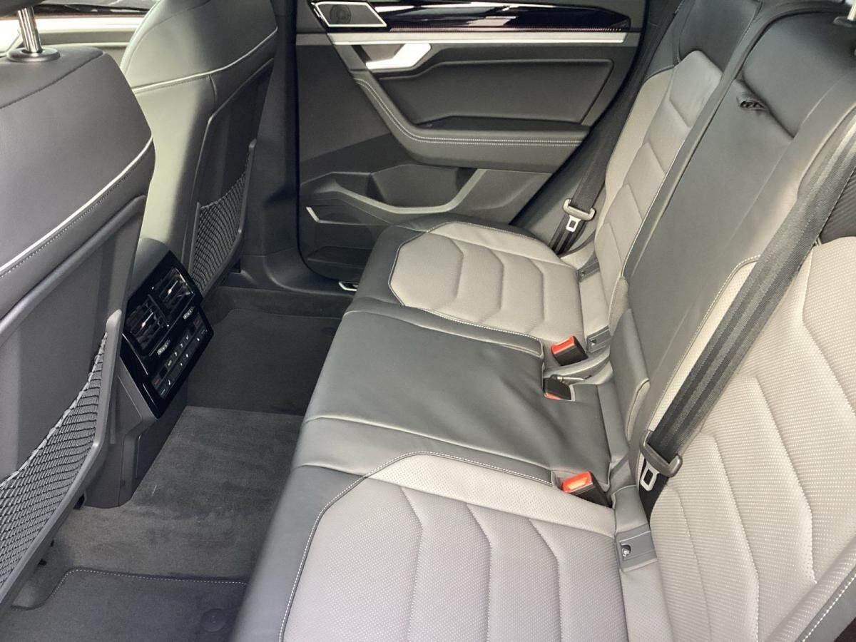 Volkswagen Touareg R-Line 3,0 l V6 TDI SCR 4MOTION 8-Gang (Tiptronic) "SOFORT VERFÜGBAR"