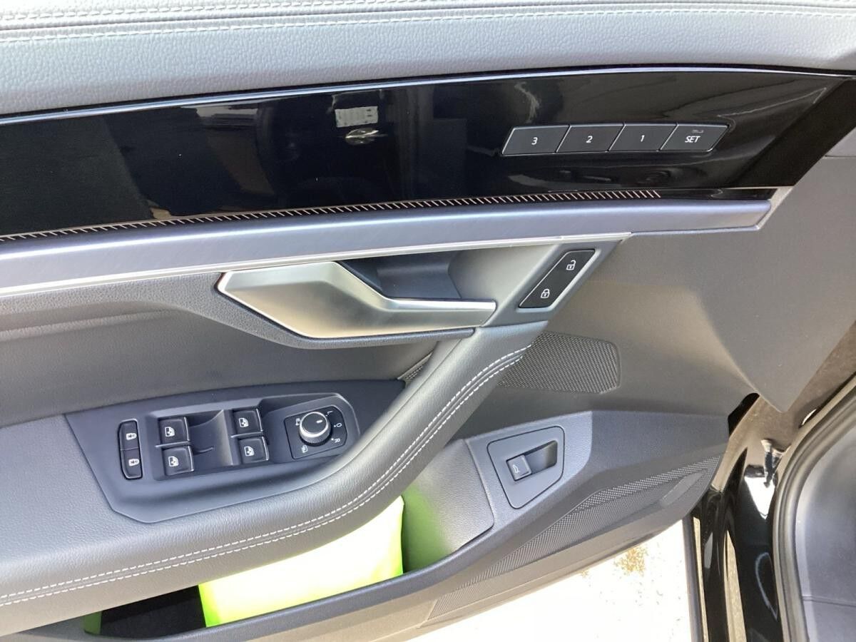 Volkswagen Touareg R-Line 3,0 l V6 TDI SCR 4MOTION 8-Gang (Tiptronic) "SOFORT VERFÜGBAR"