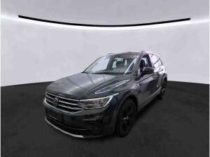 Volkswagen Tiguan Urban Sport 1.5 TSI DSG / Navi, App, LED