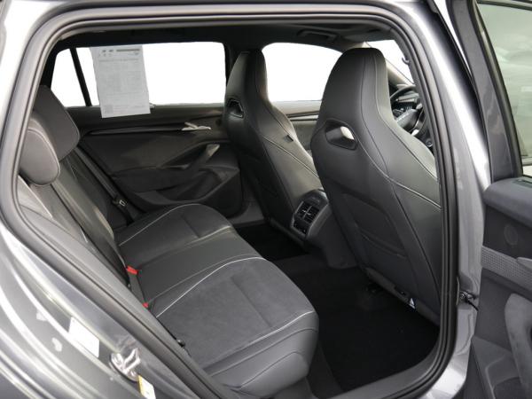 Skoda Superb Combi 2.0 TDI Sportline 4X4 AHK PANO MATRIX-LED *828*