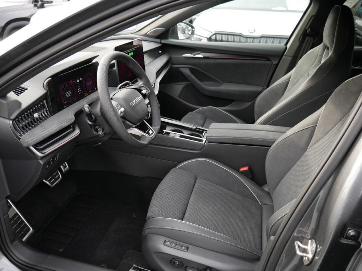 Skoda Superb Combi 2.0 TDI Sportline 4X4 AHK PANO MATRIX-LED *828*