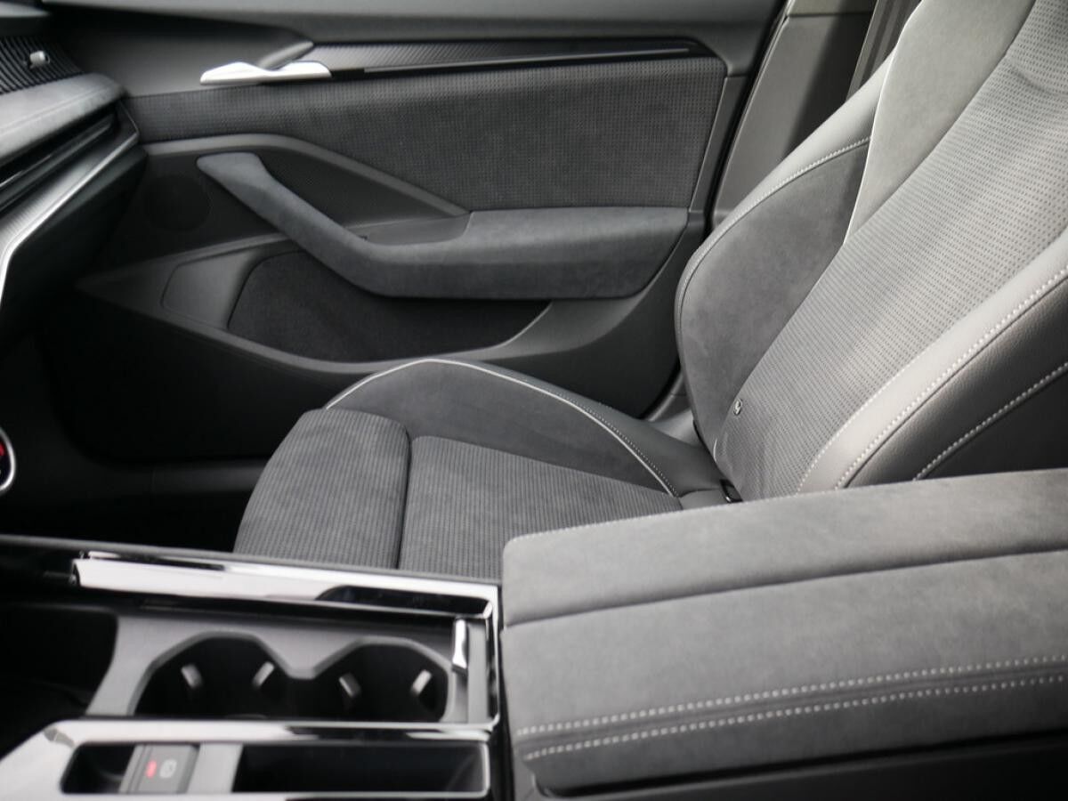 Skoda Superb Combi 2.0 TDI Sportline 4X4 AHK PANO MATRIX-LED *828*