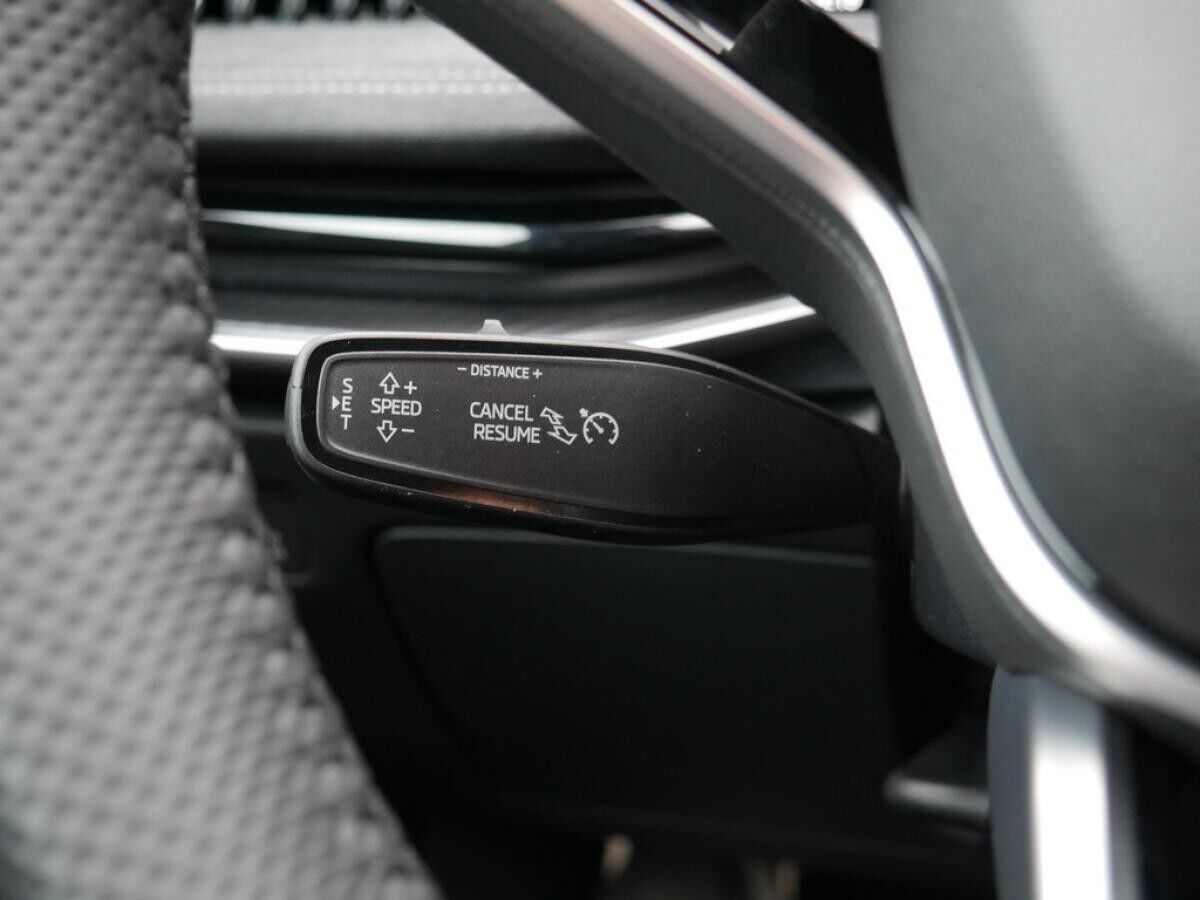 Skoda Superb Combi 2.0 TDI Sportline 4X4 AHK PANO MATRIX-LED *828*