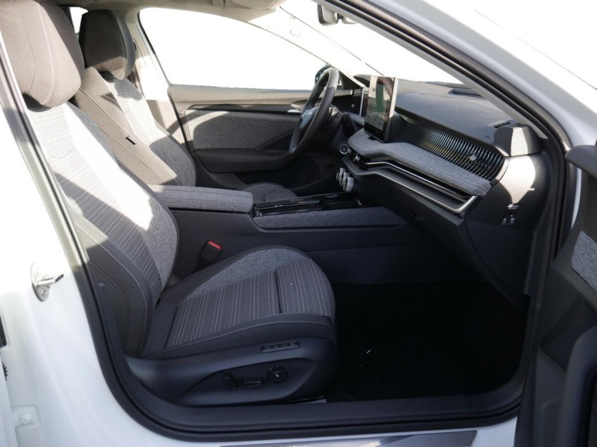 Skoda Superb Combi 2.0 TDI  4X4 Selection ACC HUD MATRIX-LED *859*