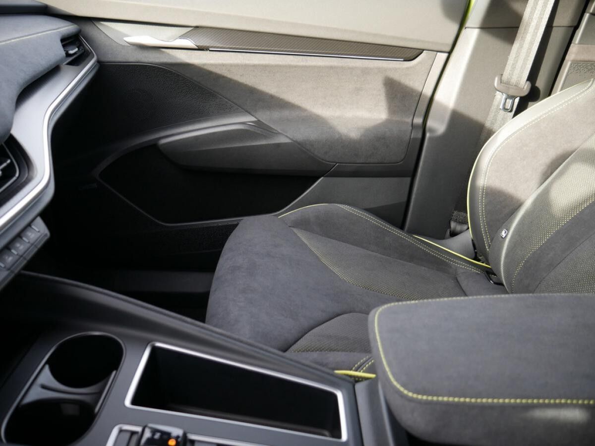 Skoda Elroq RS Lounge NAVI 360° HUD MATRIX-LED ACC AHK *866*