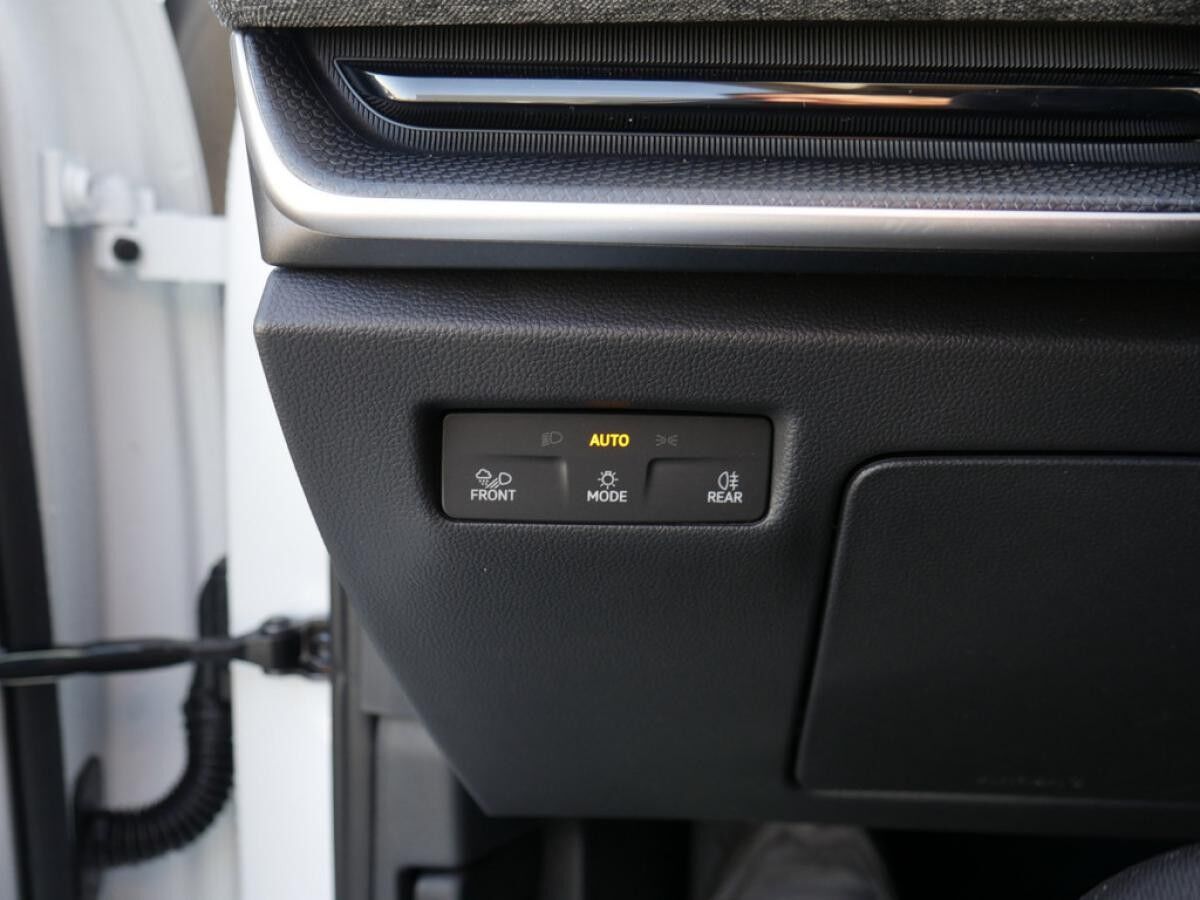 Skoda Superb Combi 2.0 TDI  4X4 Selection ACC HUD MATRIX-LED *859*