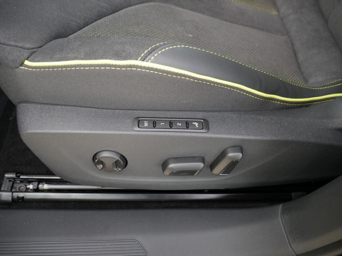 Skoda Elroq RS Lounge NAVI 360° HUD MATRIX-LED ACC AHK *866*