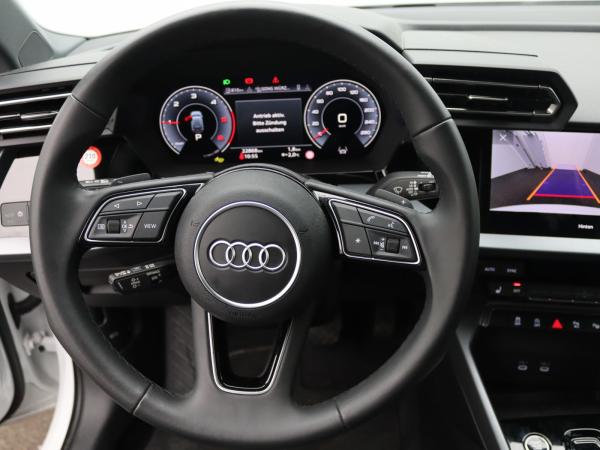 Audi A3 Sportback advanced 35TDI S-tronic / Navi, RFK