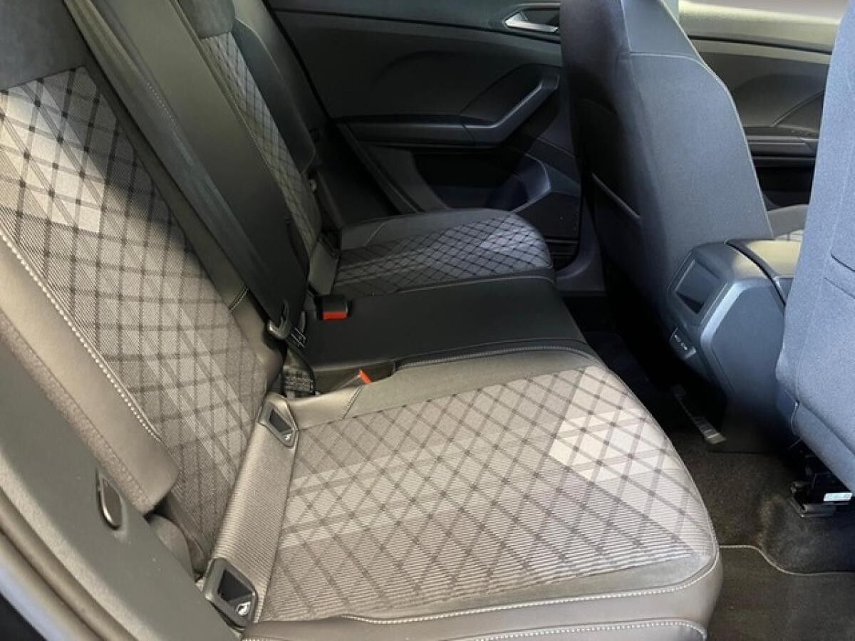 Volkswagen T-Cross R-Line 1.5 TSI 110kW DSG - IQ.DRIVE App-Connect Digital Cockpit AHK Kamera LM SHZ Navi PDC IQ.Light