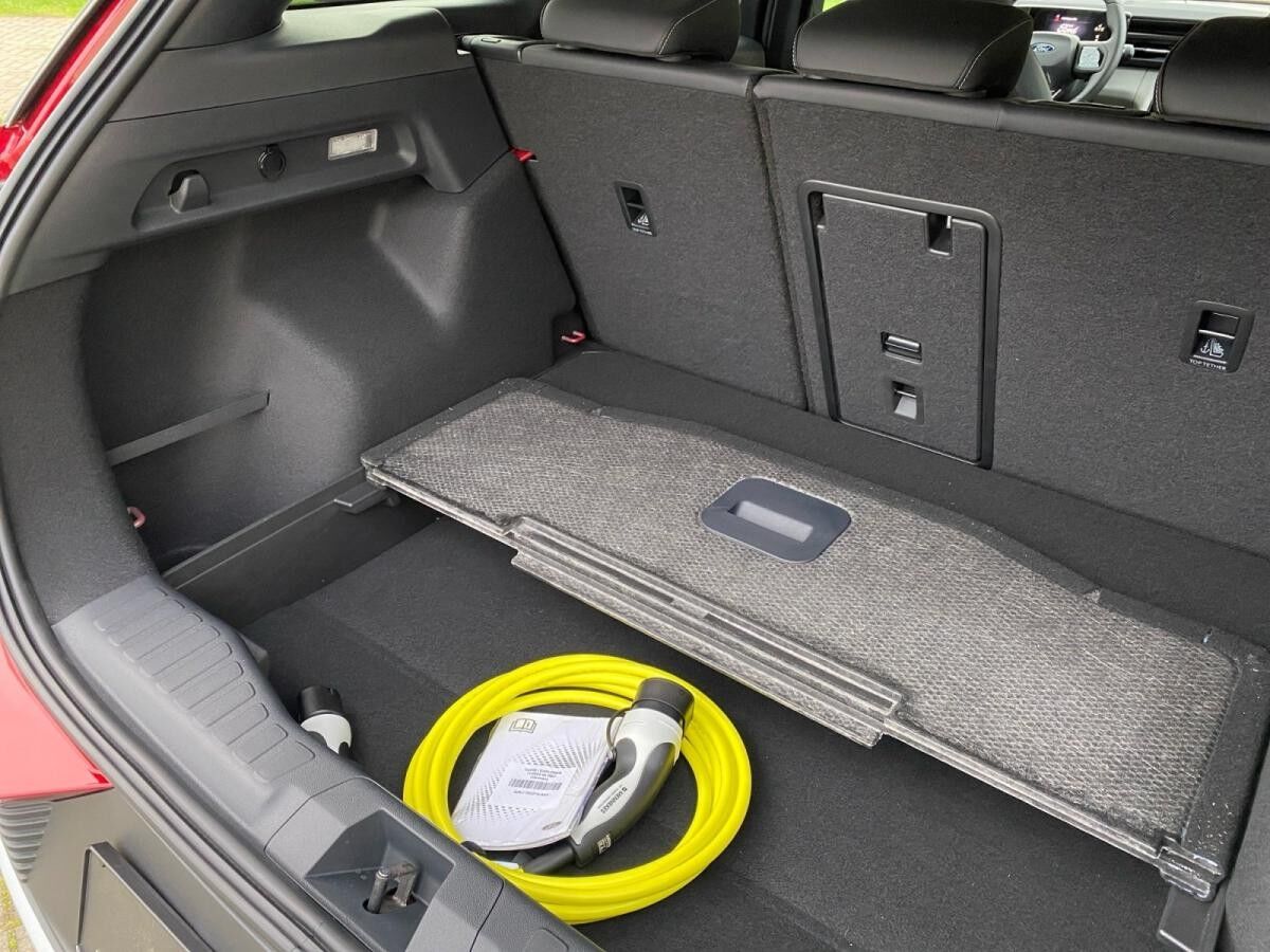 Ford Explorer Premium 77kWh Extended Range RWD Wärmepumpe+Fahrassist.