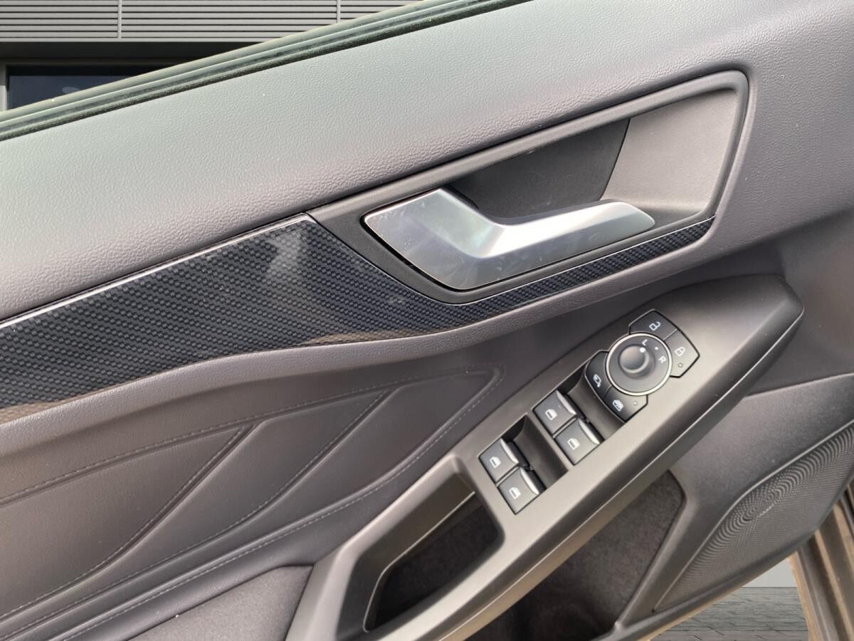 Ford Focus ST-LINE WINTERPAKET, FAHRERASSISTENZ-PAKET EASY-PARKING-PAKET