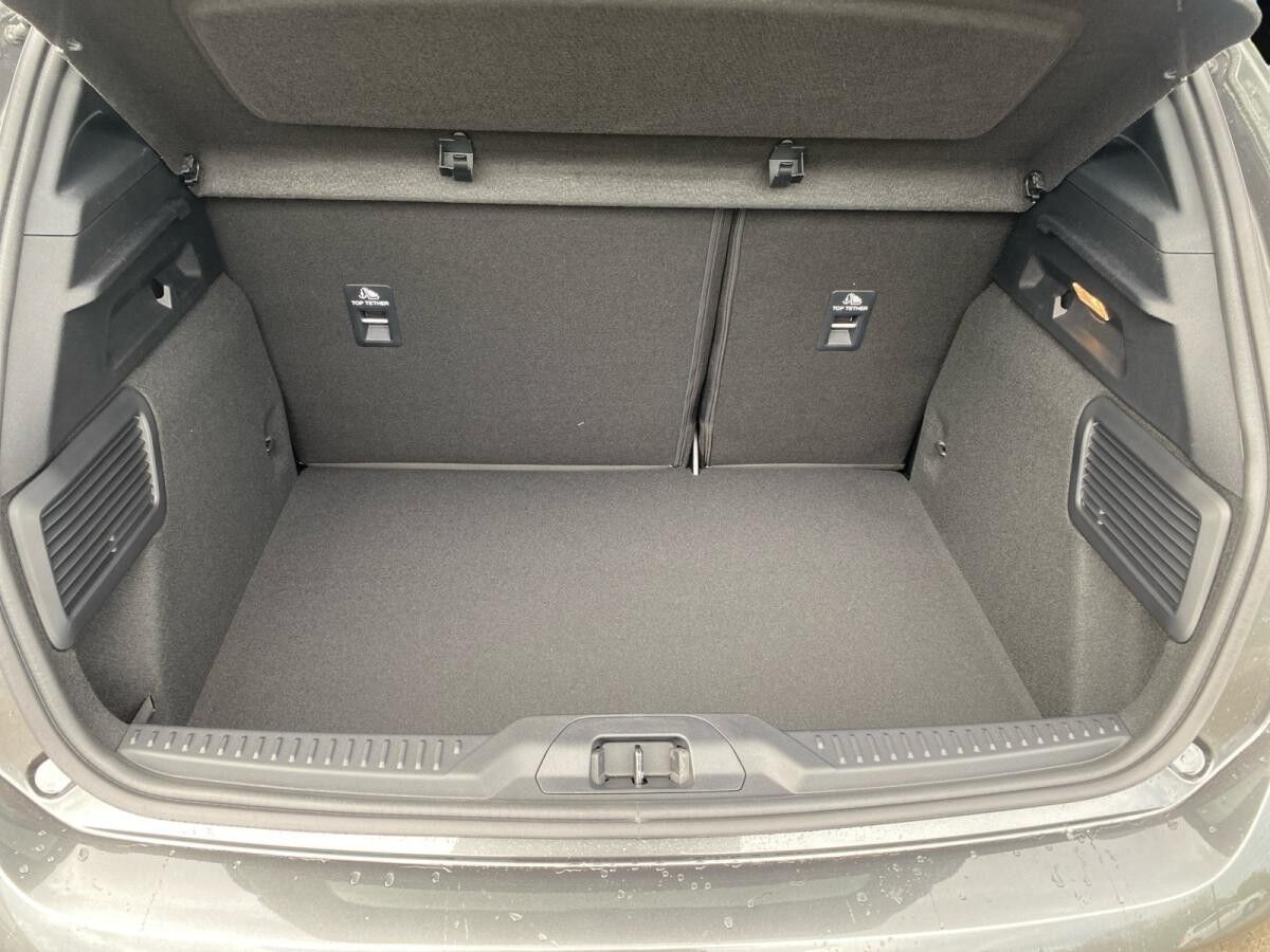 Ford Focus ST-LINE WINTERPAKET, FAHRERASSISTENZ-PAKET EASY-PARKING-PAKET