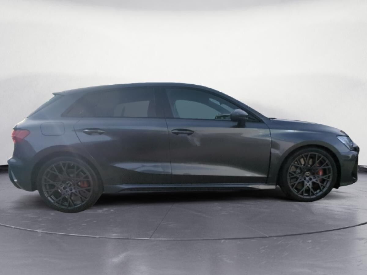 Audi RS3 Sportback quattro PANO/SONOS/HUD/RFK SOFORT VERFÜGBAR