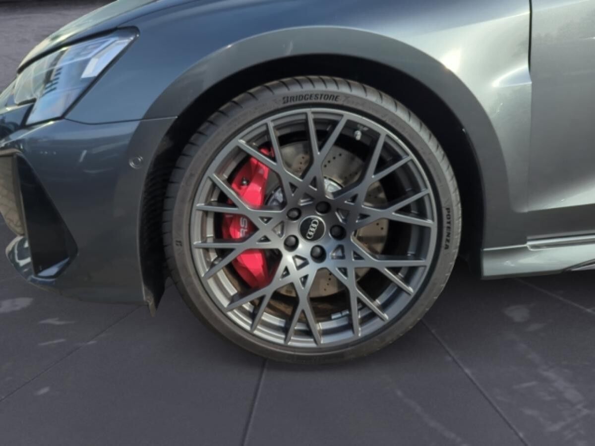 Audi RS3 Sportback quattro PANO/SONOS/HUD/RFK SOFORT VERFÜGBAR