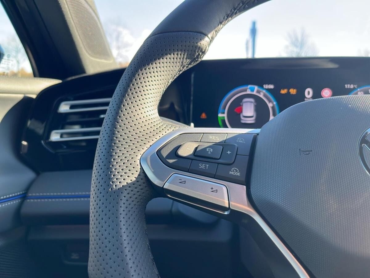 Volkswagen Tiguan R-Line 1.5l eHybrid OPF DSG +SOFORT+ACC+