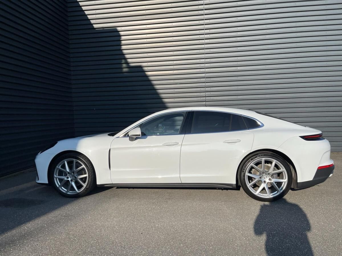 Porsche Panamera 4  · 353 PS · carraraweißmetallic · sofort verfügbar