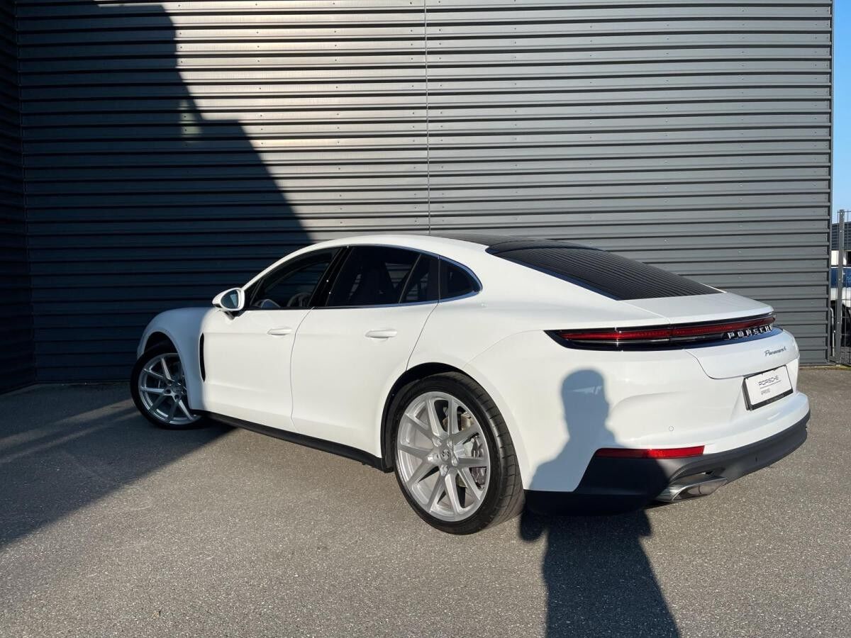 Porsche Panamera 4  · 353 PS · carraraweißmetallic · sofort verfügbar