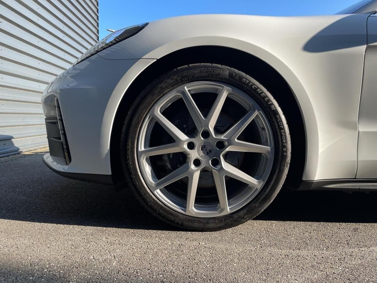 Porsche Panamera 4  · 353 PS · carraraweißmetallic · sofort verfügbar