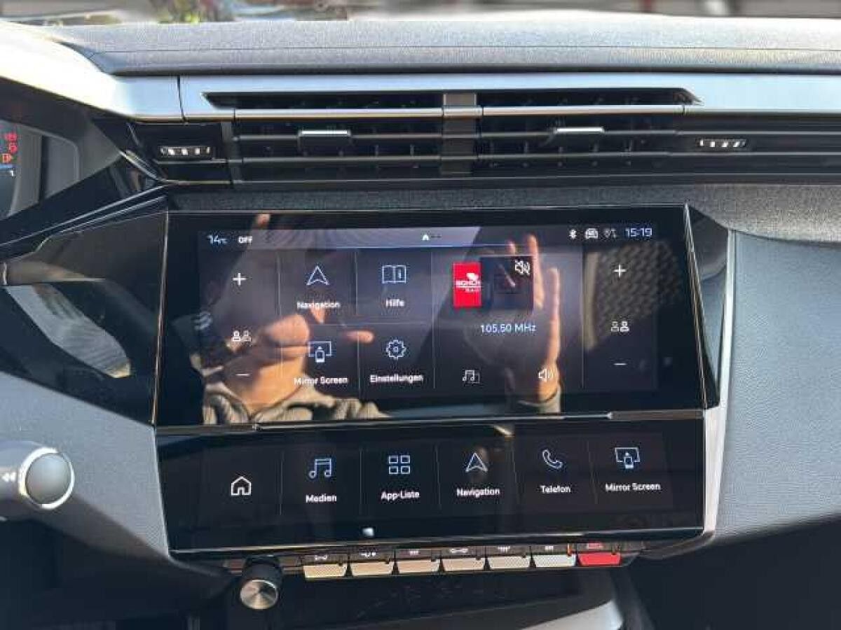 Peugeot 308 Hybrid 145 e-DSC6 Allure +Navi+360°+Komfortpaket+