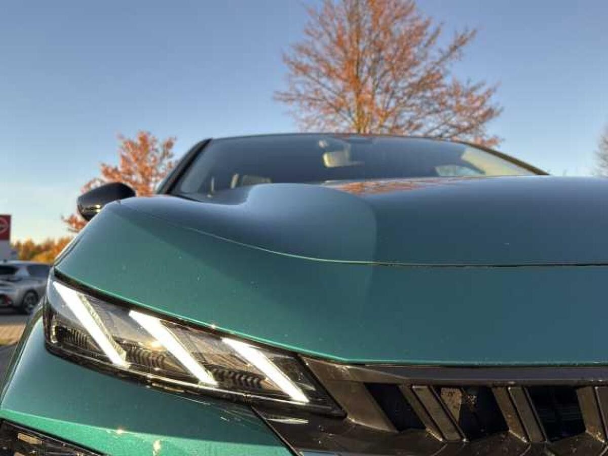 Peugeot 308 Hybrid 145 e-DSC6 Allure +Navi+360°+Komfortpaket+