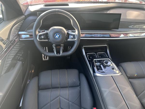 BMW i7 M70 xDrive M Sport //ExecutiveLoungeSeating TheaterScreen