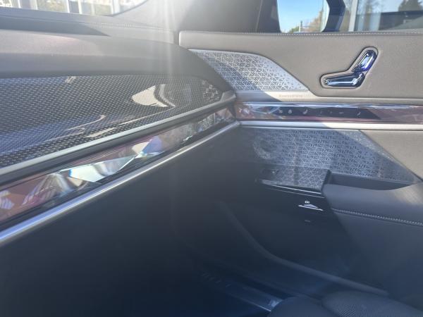 BMW i7 M70 xDrive M Sport //ExecutiveLoungeSeating TheaterScreen