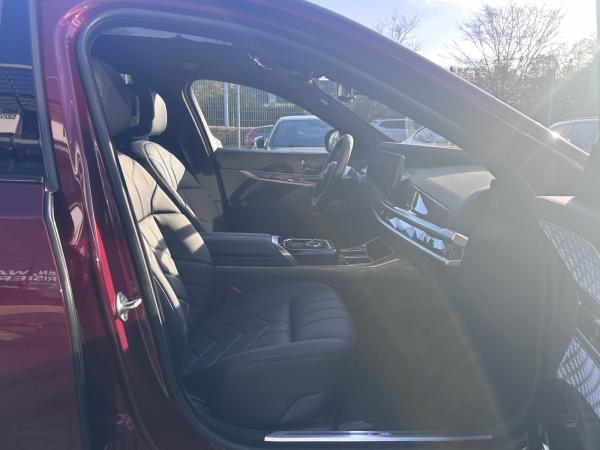 BMW i7 M70 xDrive M Sport //ExecutiveLoungeSeating TheaterScreen