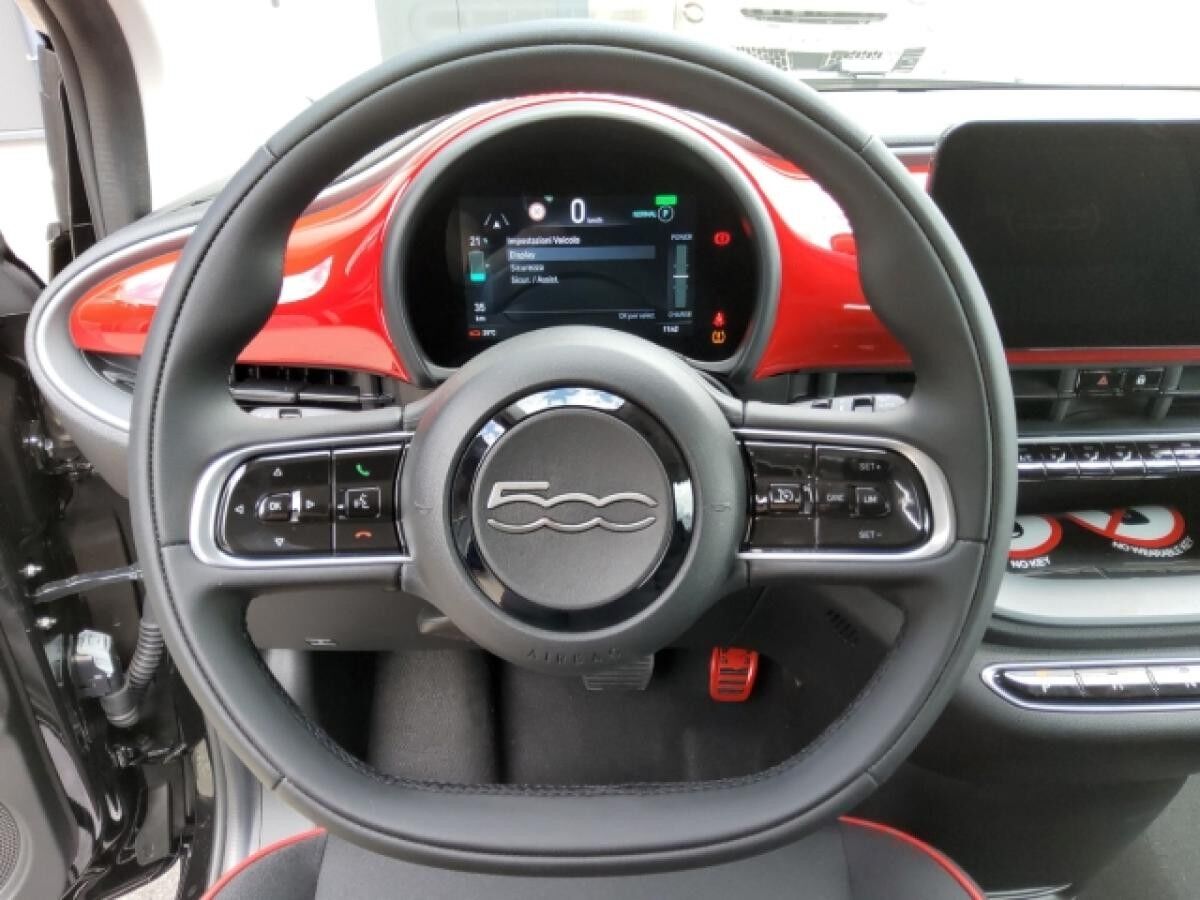 Fiat 500e RED Black Deal 23,8 kWh PDC Tempomat LED Sitzh. Totwinkel,