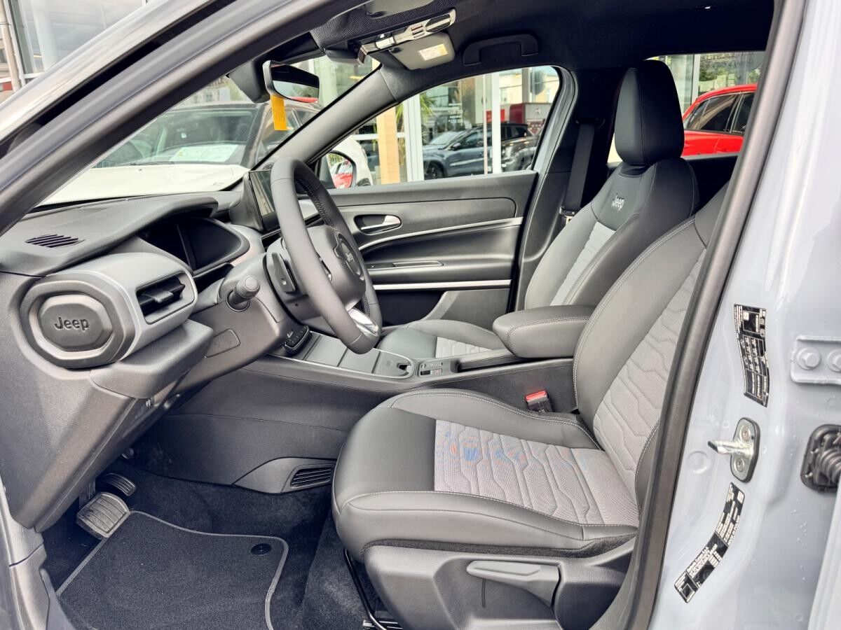 Jeep Avenger 1.2 MHEV 4XE Overland