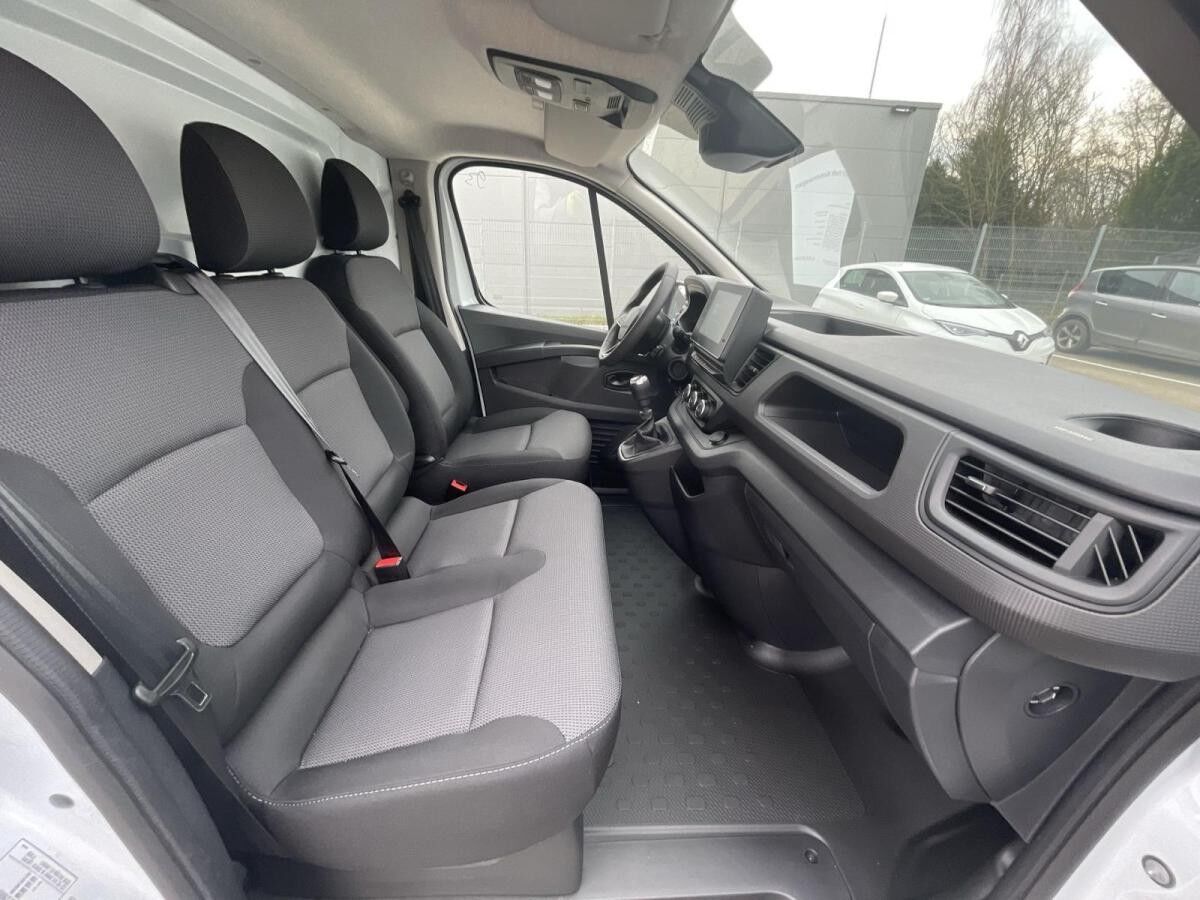 Renault Trafic dCi110 L1H1 2xSchiebetür Ganzjahresbereifung Kamera