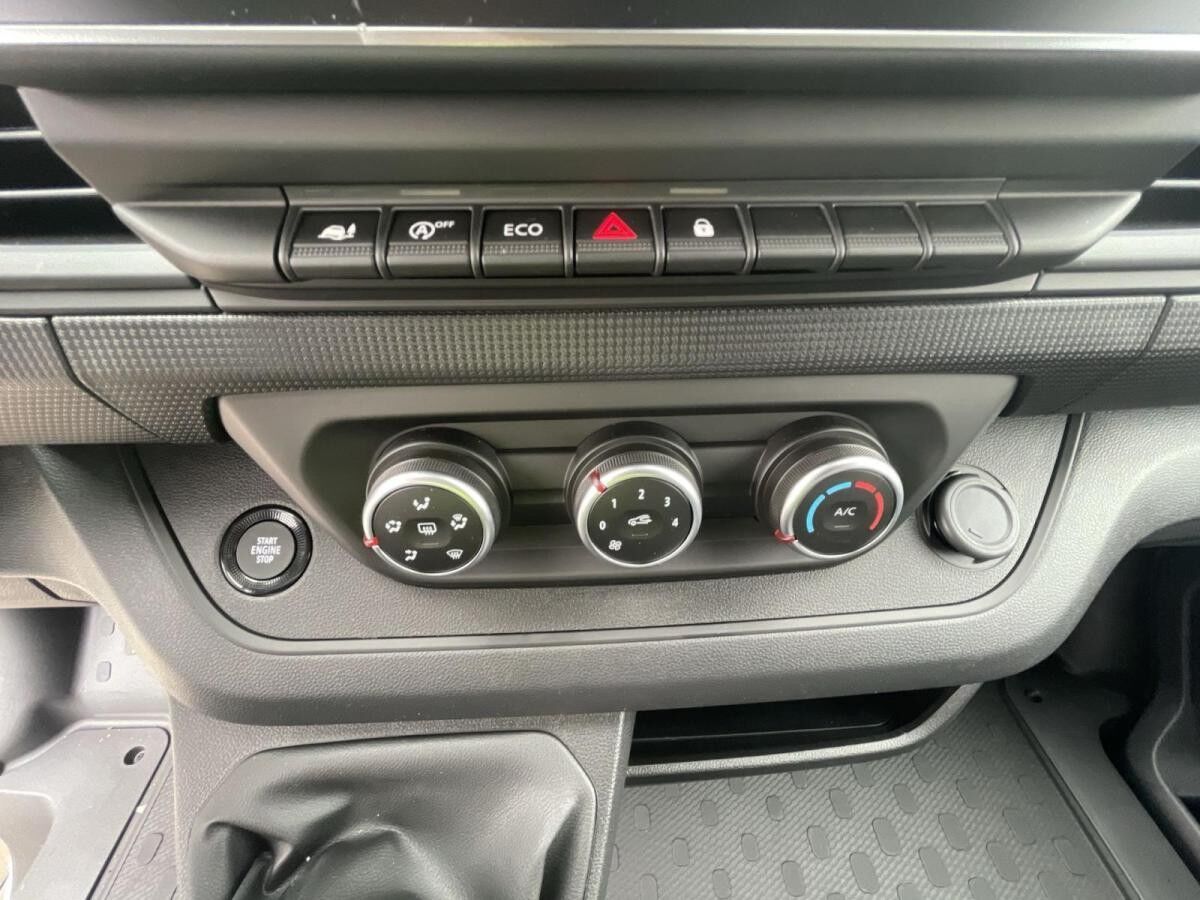 Renault Trafic dCi110 L1H1 2xSchiebetür Ganzjahresbereifung Kamera