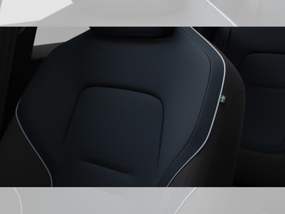 Volvo EX30 EX30 Extended Range Plus Black Edition 19"