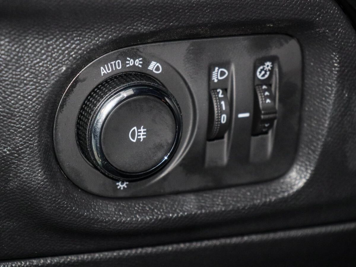 Opel Corsa YES !! KOMFORTPAKET & ALLWETTERREIFEN !!