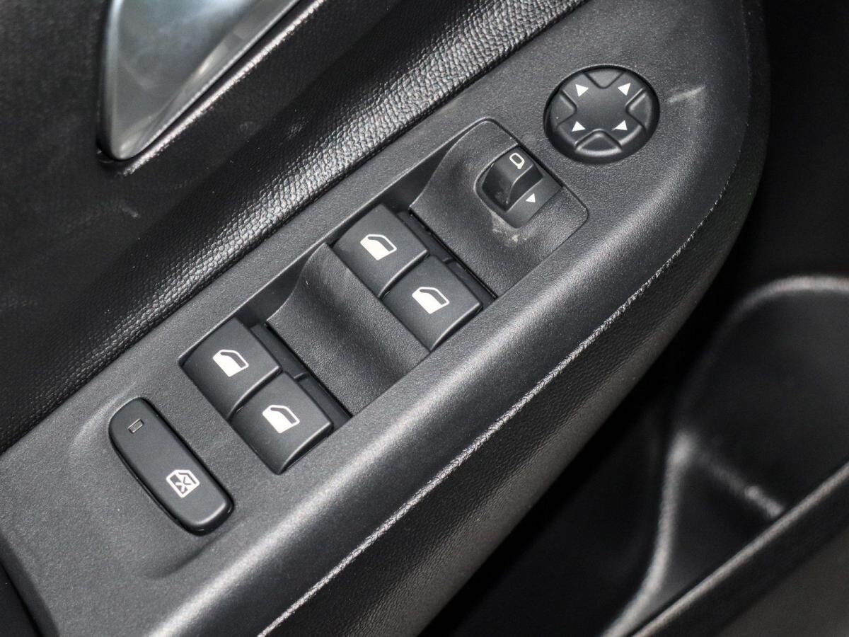 Opel Corsa YES !! KOMFORTPAKET & ALLWETTERREIFEN !!